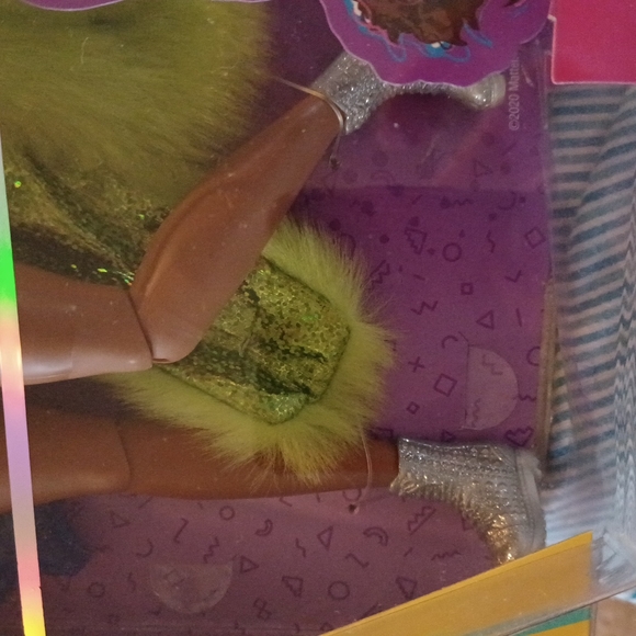 BNIB Barbie EXTRA doll-African American- #7---has 15 styling pieces - Picture 6 of 8